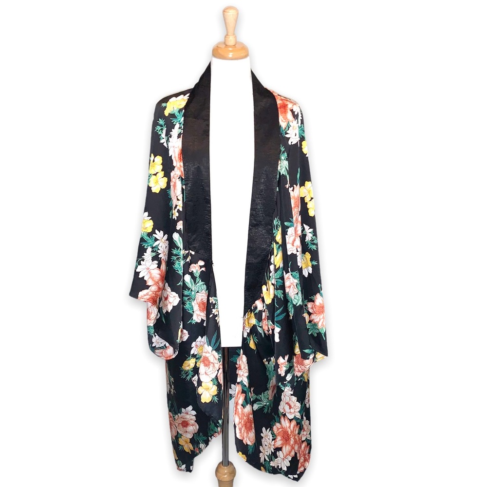 NWT Love Plus Size Kimono Floral Black Open Never Worn 1X